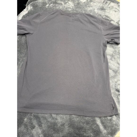 Grey and Black Nike Men’s Large Dri-Fit T-Shirt! - Picture 3 of 3